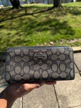 Coach Accordion Zip Wallet in Midnight Signature Jacquard